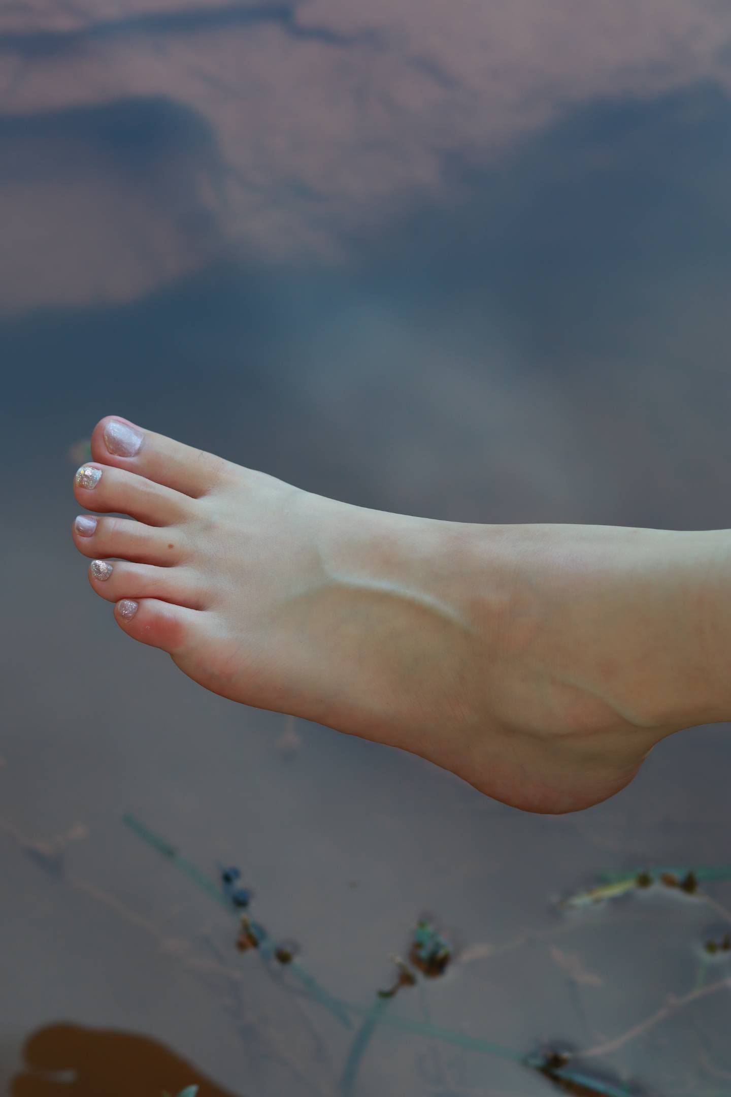 个人摄影师原创约拍 11号作品 洞洞鞋船袜 [346P/54V/5.9G]插图3