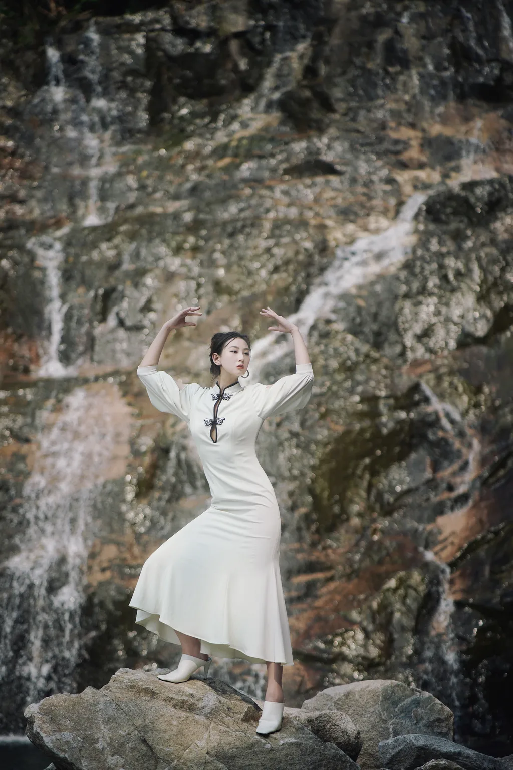 [YITUYU艺图语]2022.12.04 飘绢流白 土土[21+1P/267MB]插图3