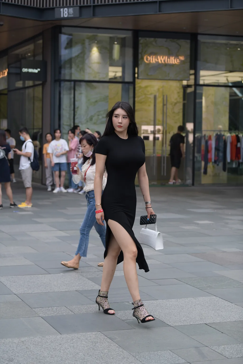 精选街拍作品 NO.6306 复古黑裙[69P/121MB]插图1