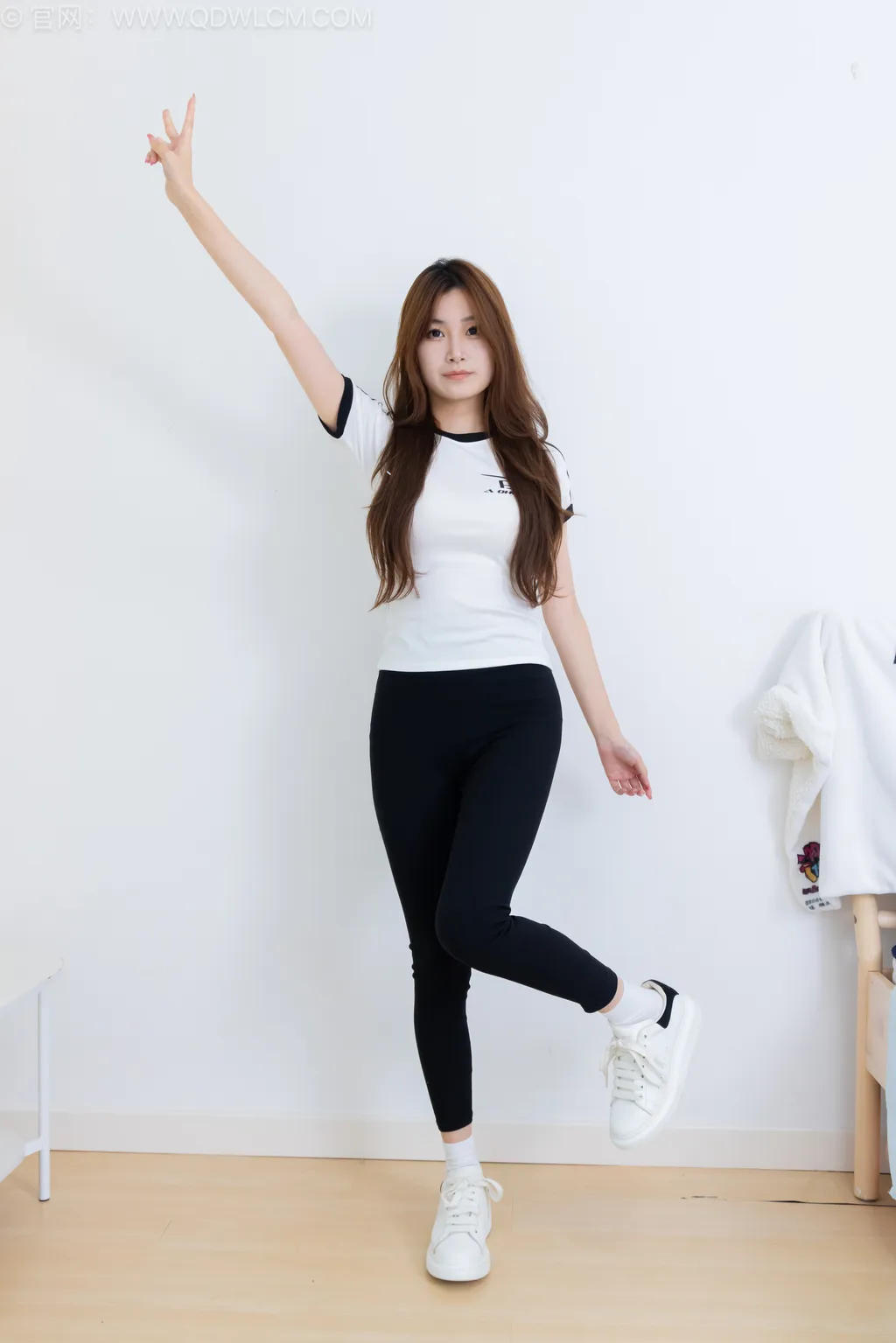 勿恋传媒 NO.2528 贝壳-板鞋、纯白棉袜[150P/1V/3.94GB]插图1