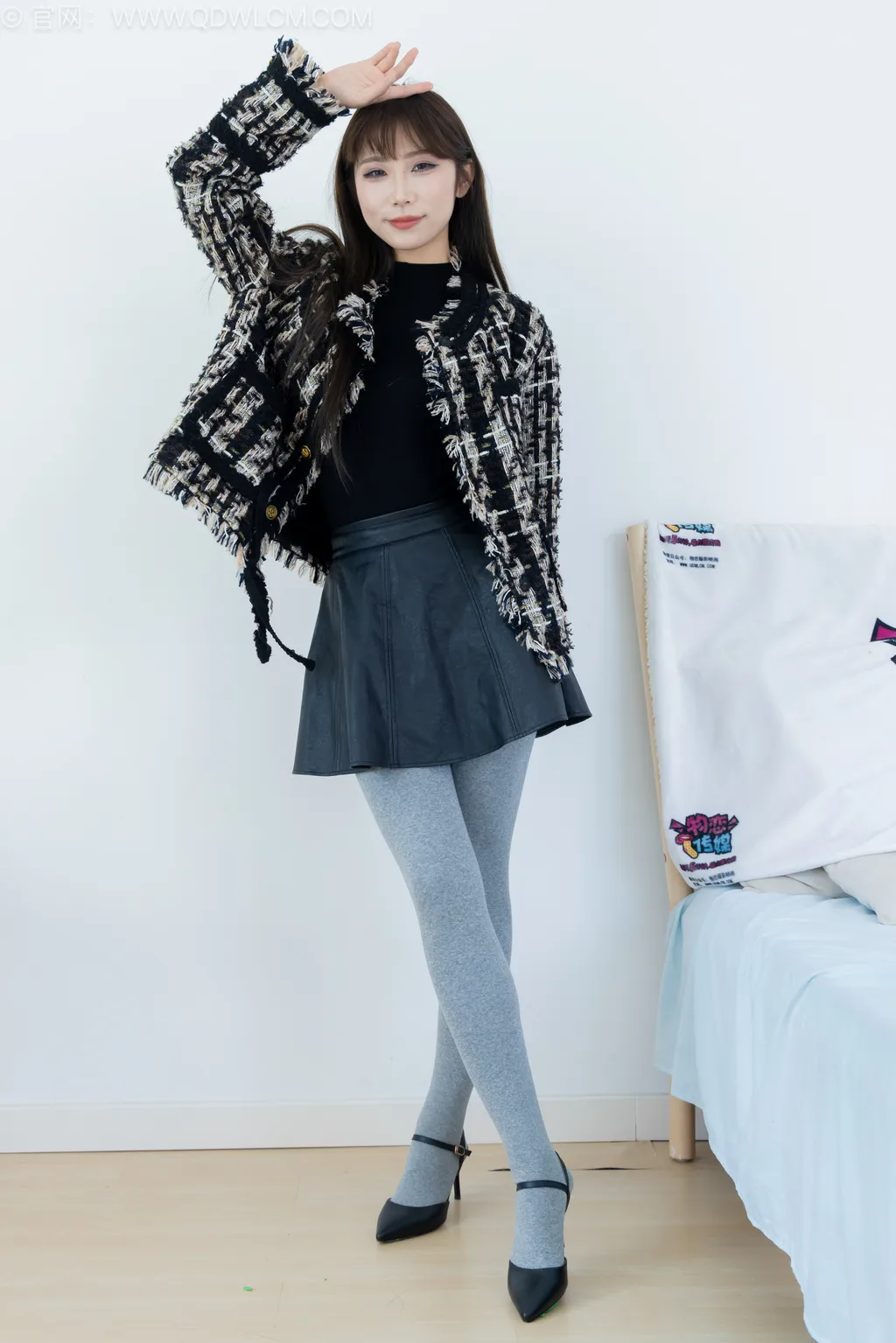 勿恋传媒 NO.2531 泡泡-高跟鞋、厚灰丝[165P/1V/4.21GB]插图1