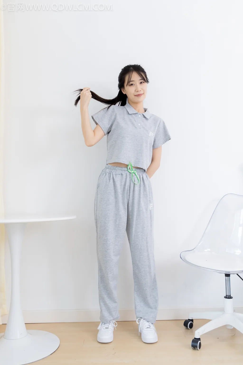 勿恋传媒 NO.2518 菜菜-板鞋、厚白丝、裤里丝[161P/1V/4.36GB]插图1