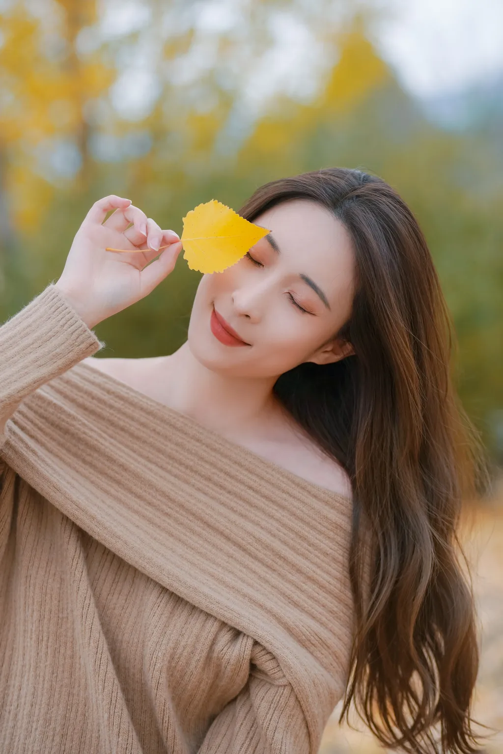 [YITUYU艺图语]2022.12.10 叶落知秋 阿音[25+1P/467MB]插图3