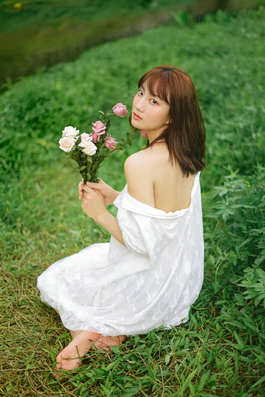 [YITUYU艺图语]2022.12.01 河边戏水 杨心颖[21+1P/63MB]插图