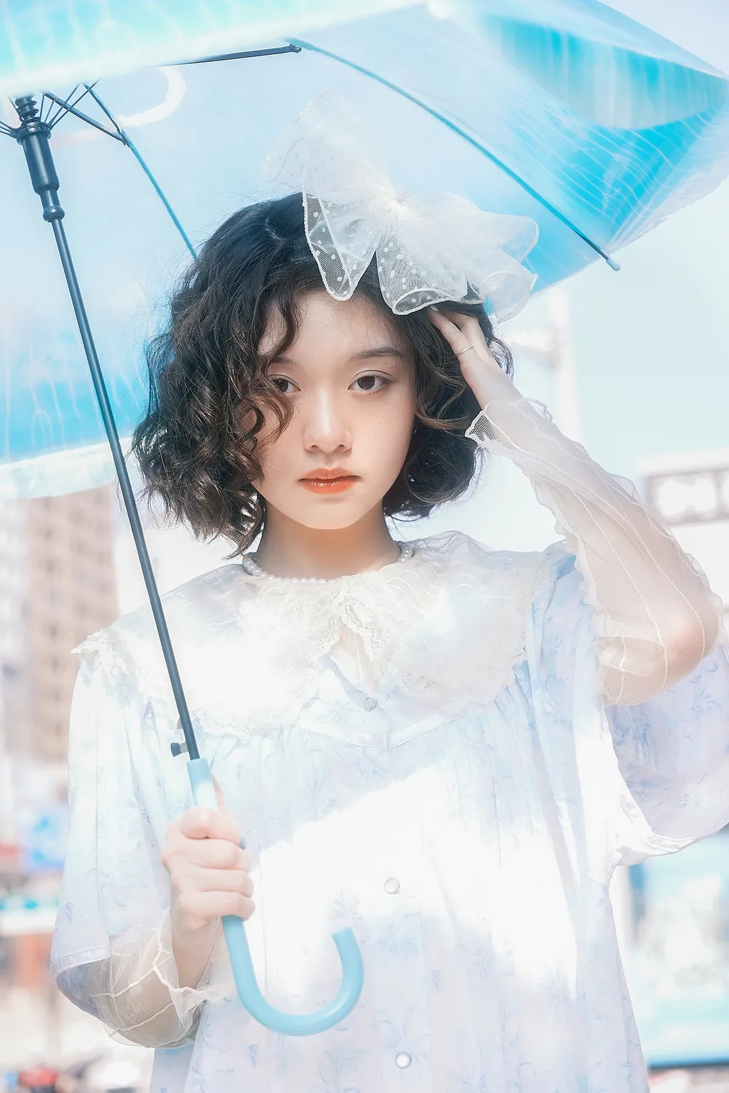 [YITUYU艺图语]2022.12.09 爱丽丝漫游城市 馨馨[22+1P/374MB]插图2