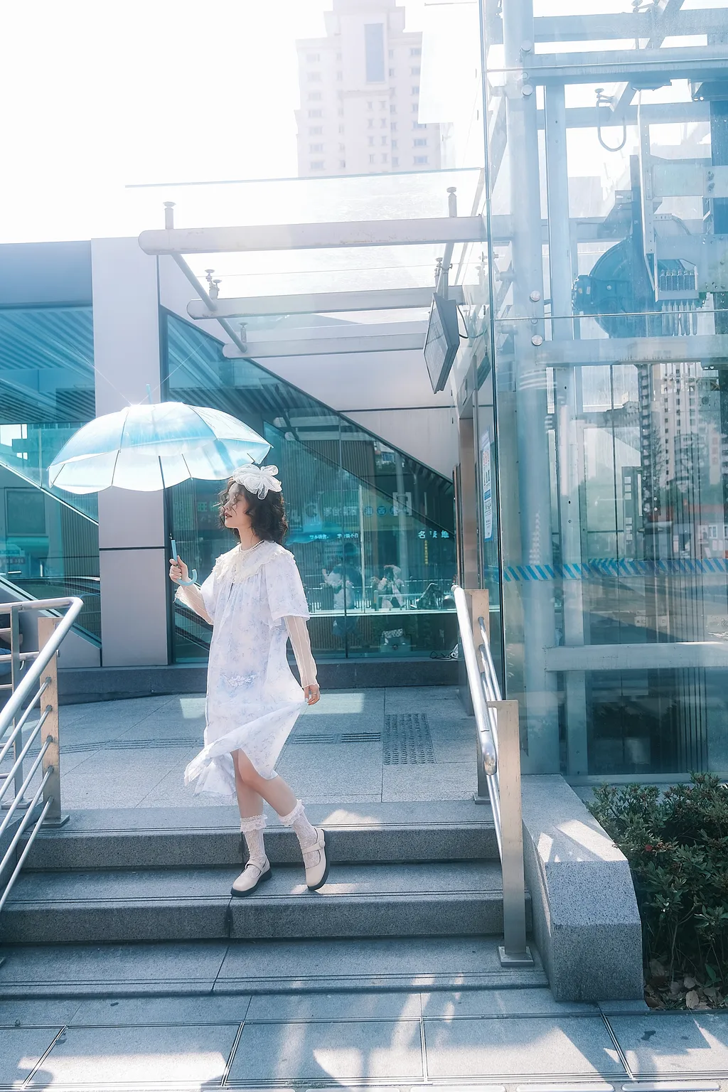 [YITUYU艺图语]2022.12.09 爱丽丝漫游城市 馨馨[22+1P/374MB]插图3