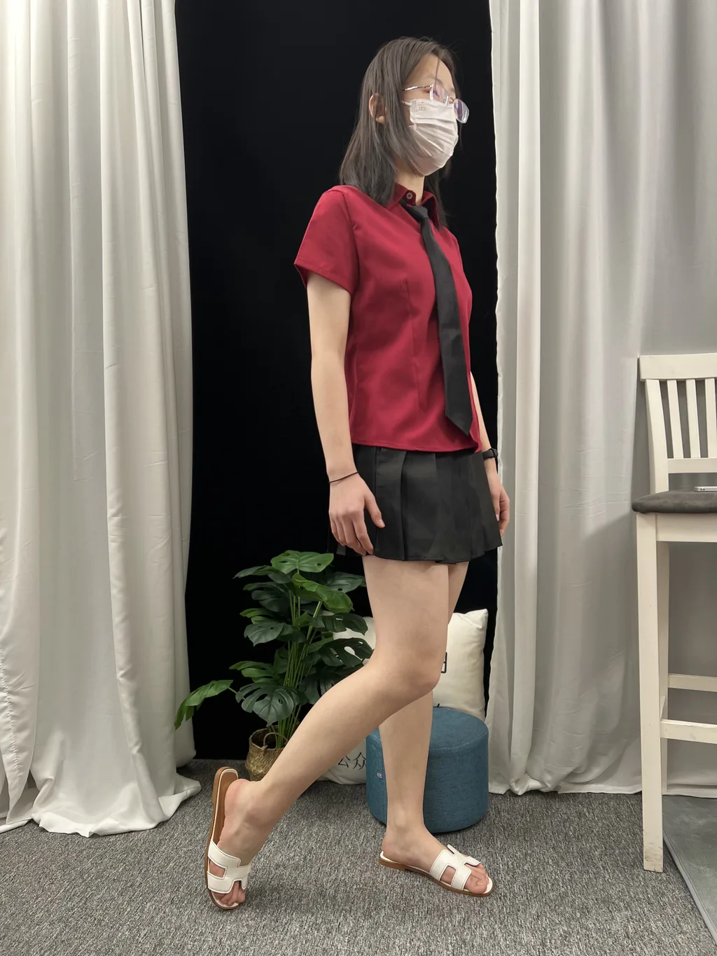 三禾摄影 NO.021 短裙 凉拖 帆布鞋 高跟[217P/2V/5.94GB]插图1