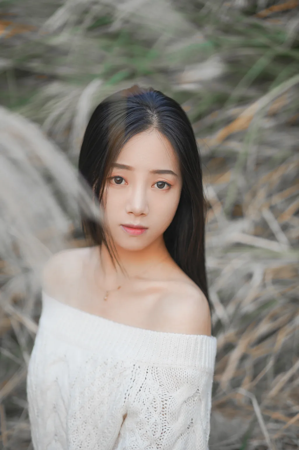 [YITUYU艺图语]2022.12.09 藏在芦苇荡中的温柔 兮兮[25+1P/329MB]插图1