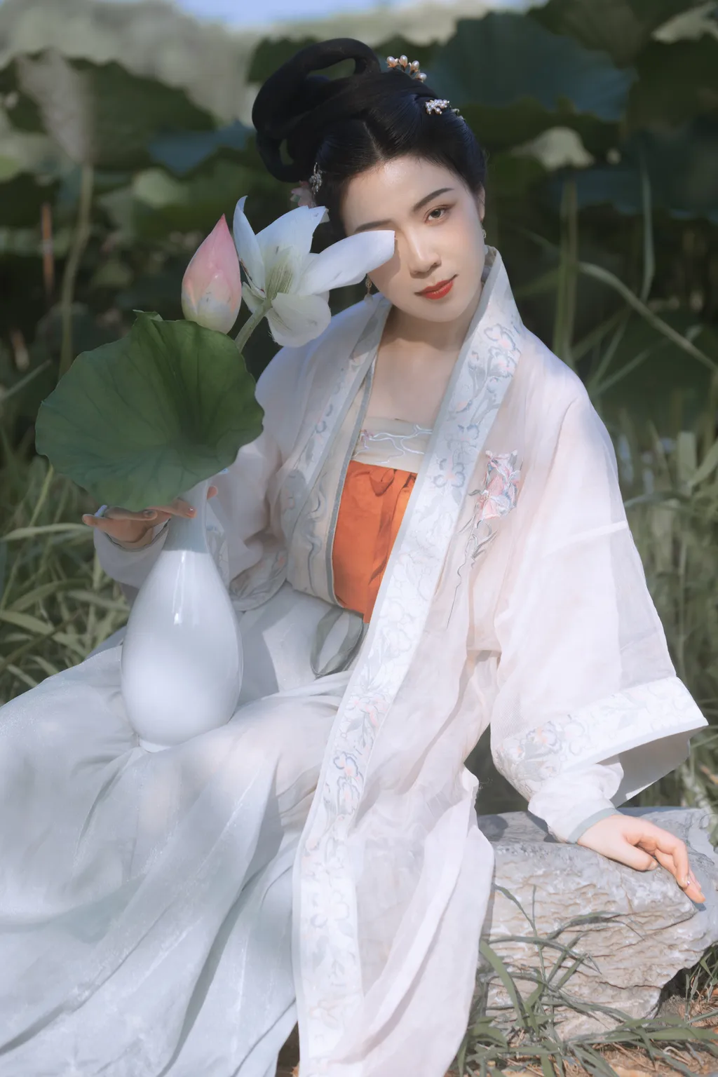 [YITUYU艺图语]2022.11.21 陶然荷韵 周曦彤[25+1P/195MB]插图2