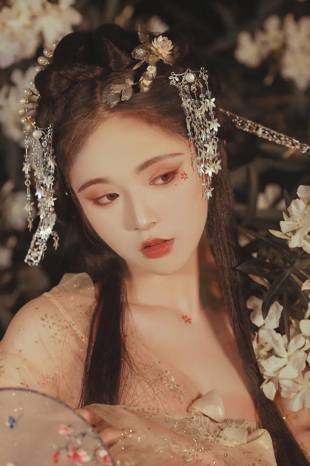 [YITUYU艺图语]2022.11.30 满身花影倩人扶 奶文文[22+1P/109MB]插图2