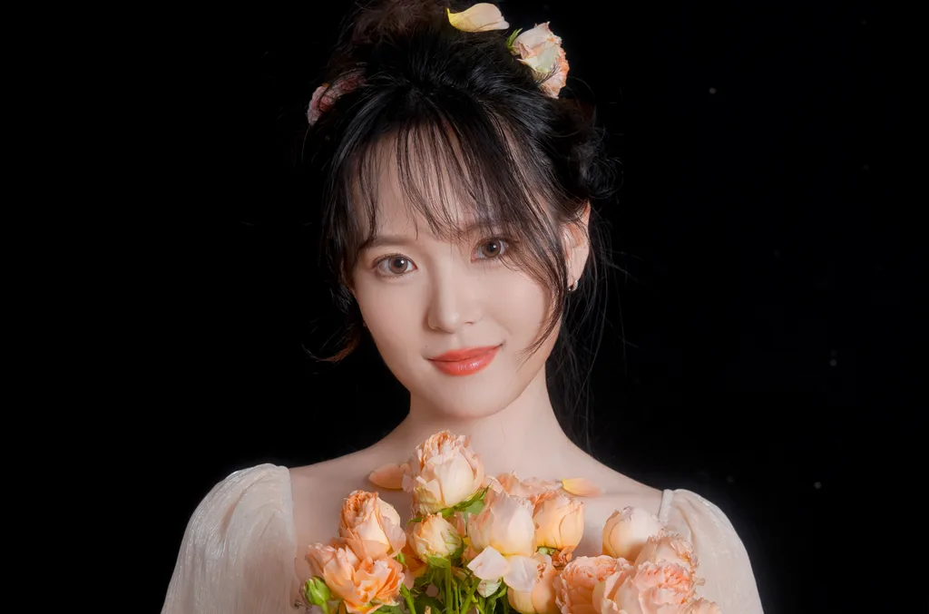 [YITUYU艺图语]2022.12.06 朱丽叶 三只喵[25+1P/208MB]插图1