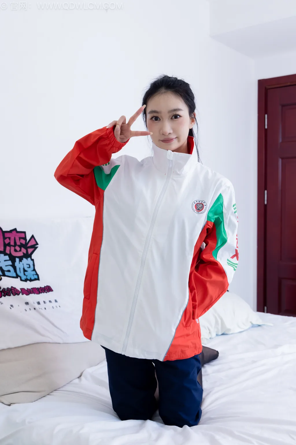 勿恋传媒 NO.2525 小影-高跟凉鞋、薄黑丝、裸足[168P/1V/3.73GB]插图2