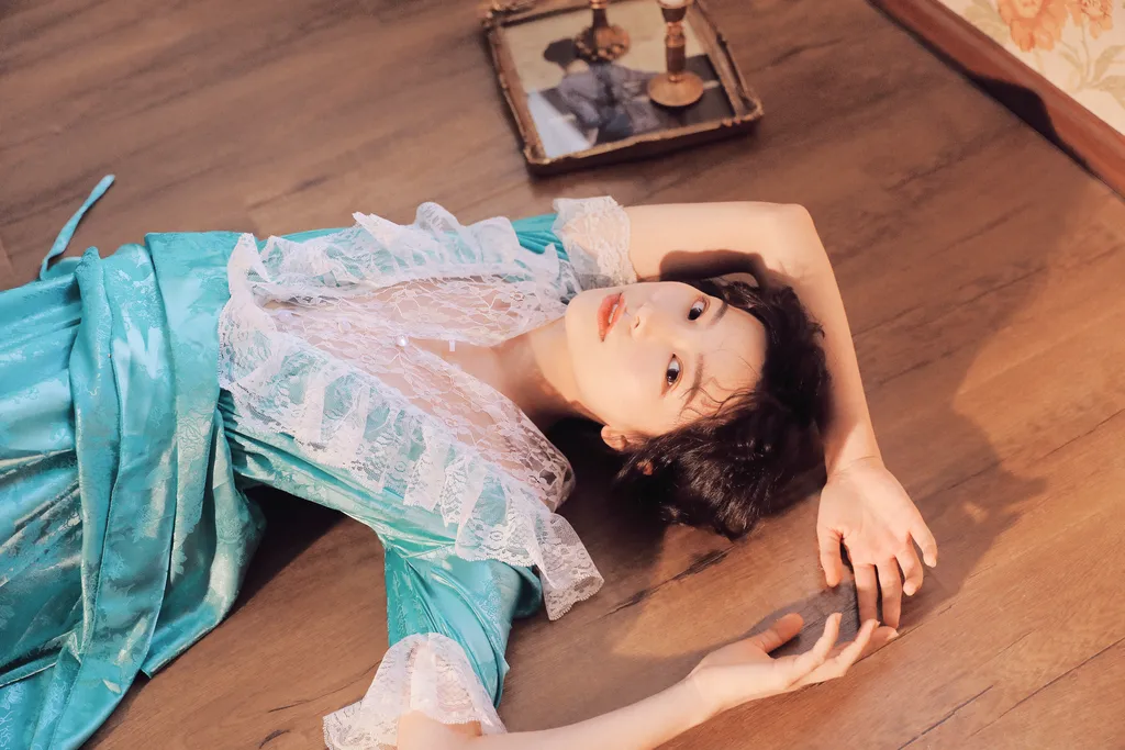 [YITUYU艺图语]2022.11.25 窗边少女 桃芊鱼[34+1P/819MB]插图2