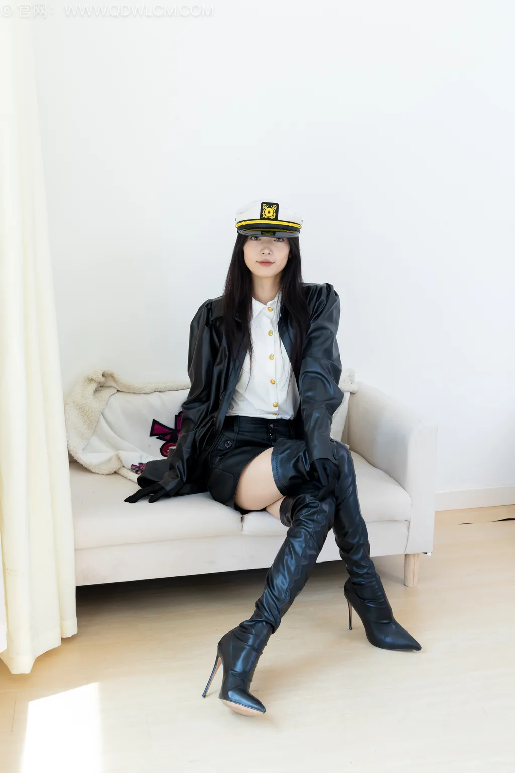 勿恋传媒 NO.2527 茯苓-高跟长靴、薄肉丝、揉脚[174P/1V/3.86GB]插图3