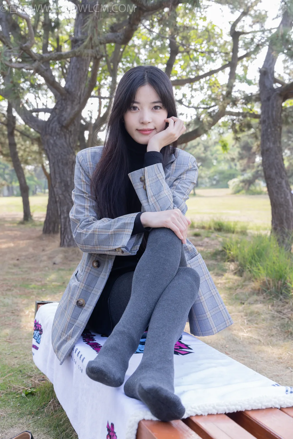 勿恋传媒 NO.2517 茯苓-高跟鞋、超厚灰连裤袜[210P/1V/6.36GB]插图3