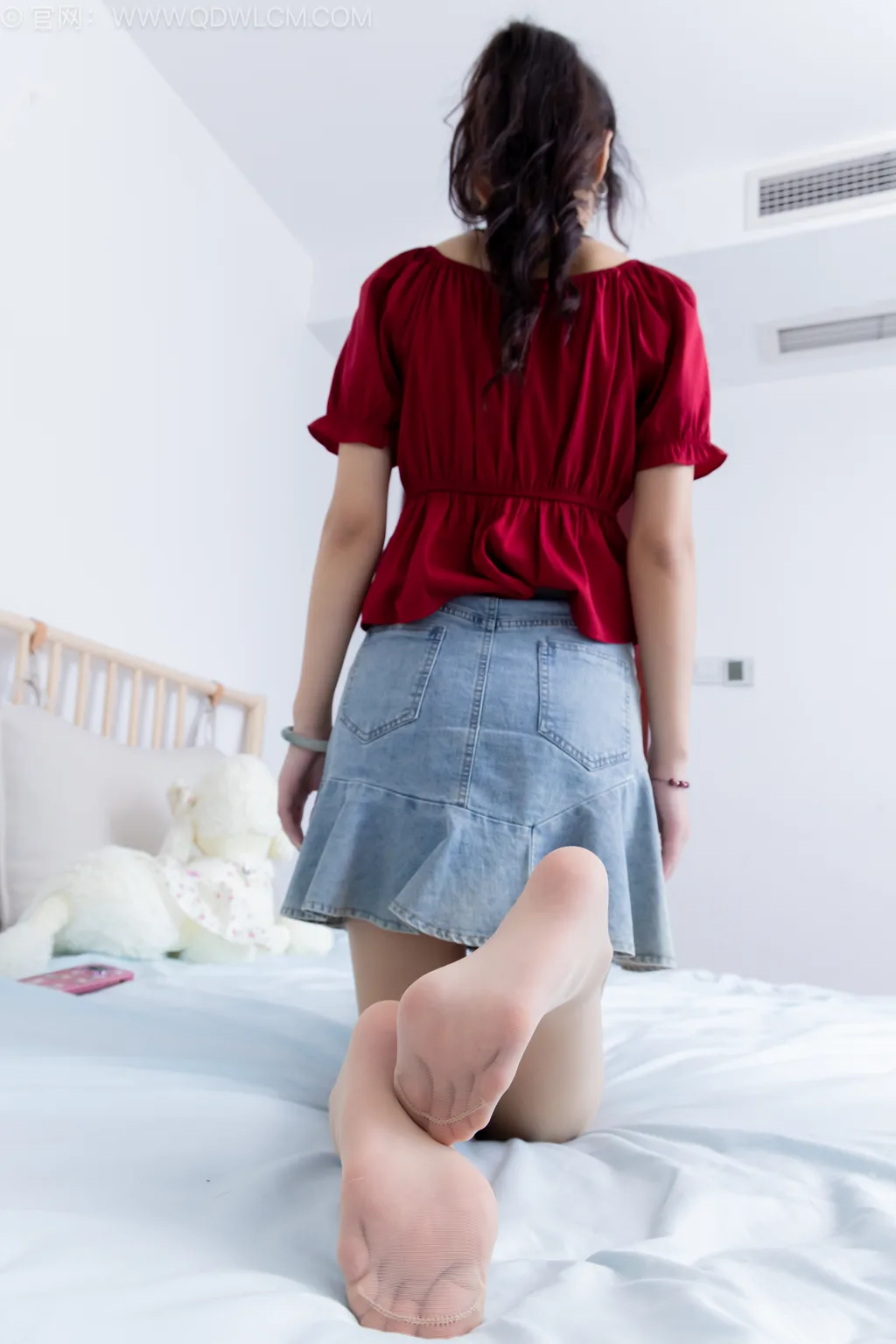 勿恋传媒 NO.2530 南南-三双高跟鞋、薄肉丝、裸足[155P/1V/6.04GB]插图3