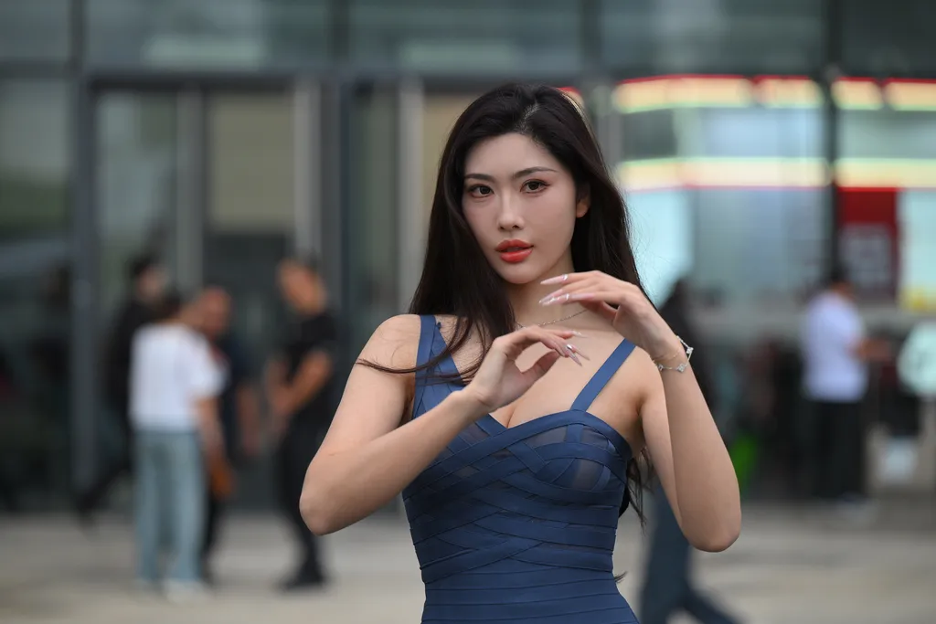 精选街拍作品 NO.6195 蓝色吊带修身裙[147P/435MB]插图2