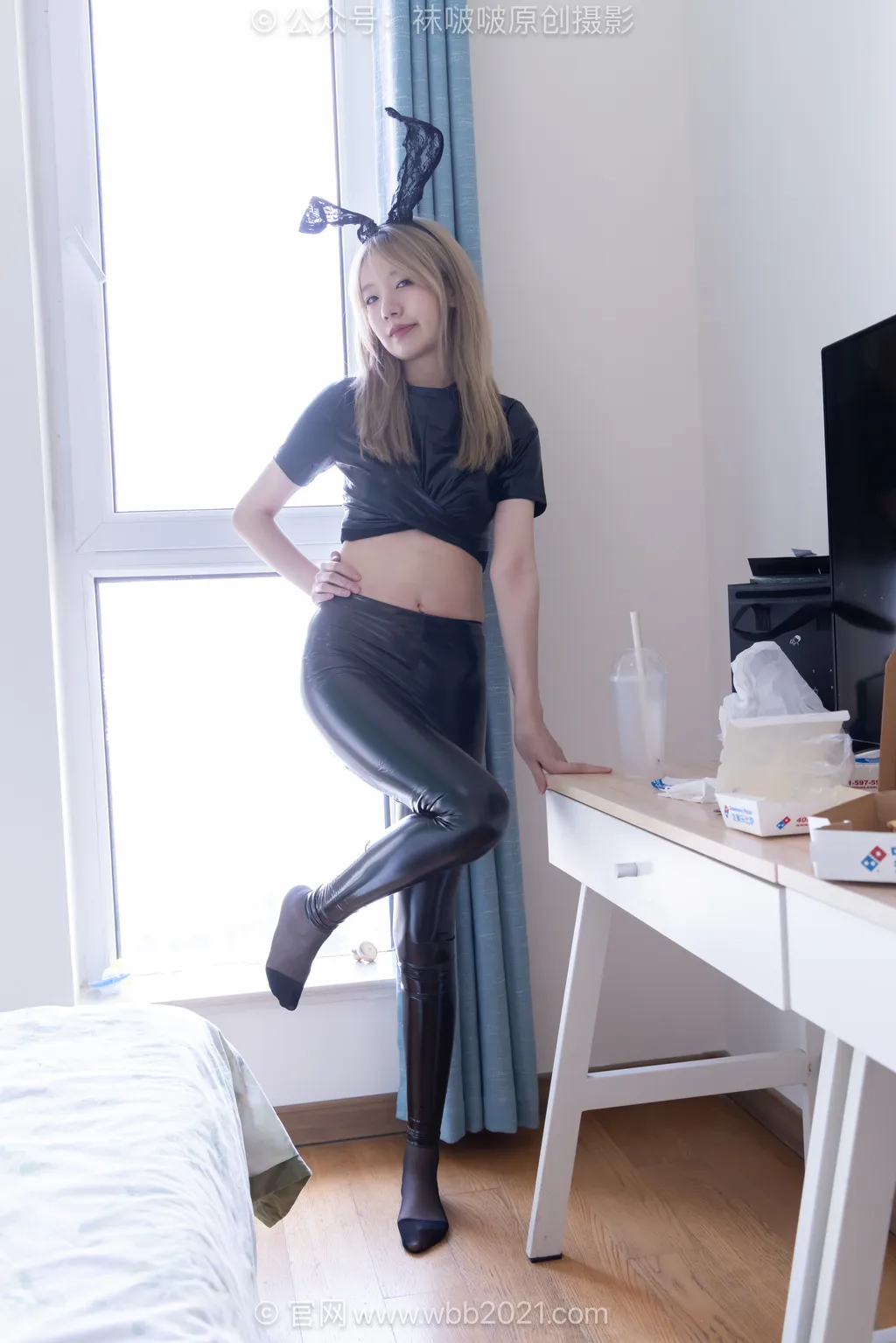 [BoBoSocks袜啵啵]NO.609 小甜豆-短靴、薄黑丝、皮衣皮裤裤里丝、裸足[205P/1V/6.56GB]插图