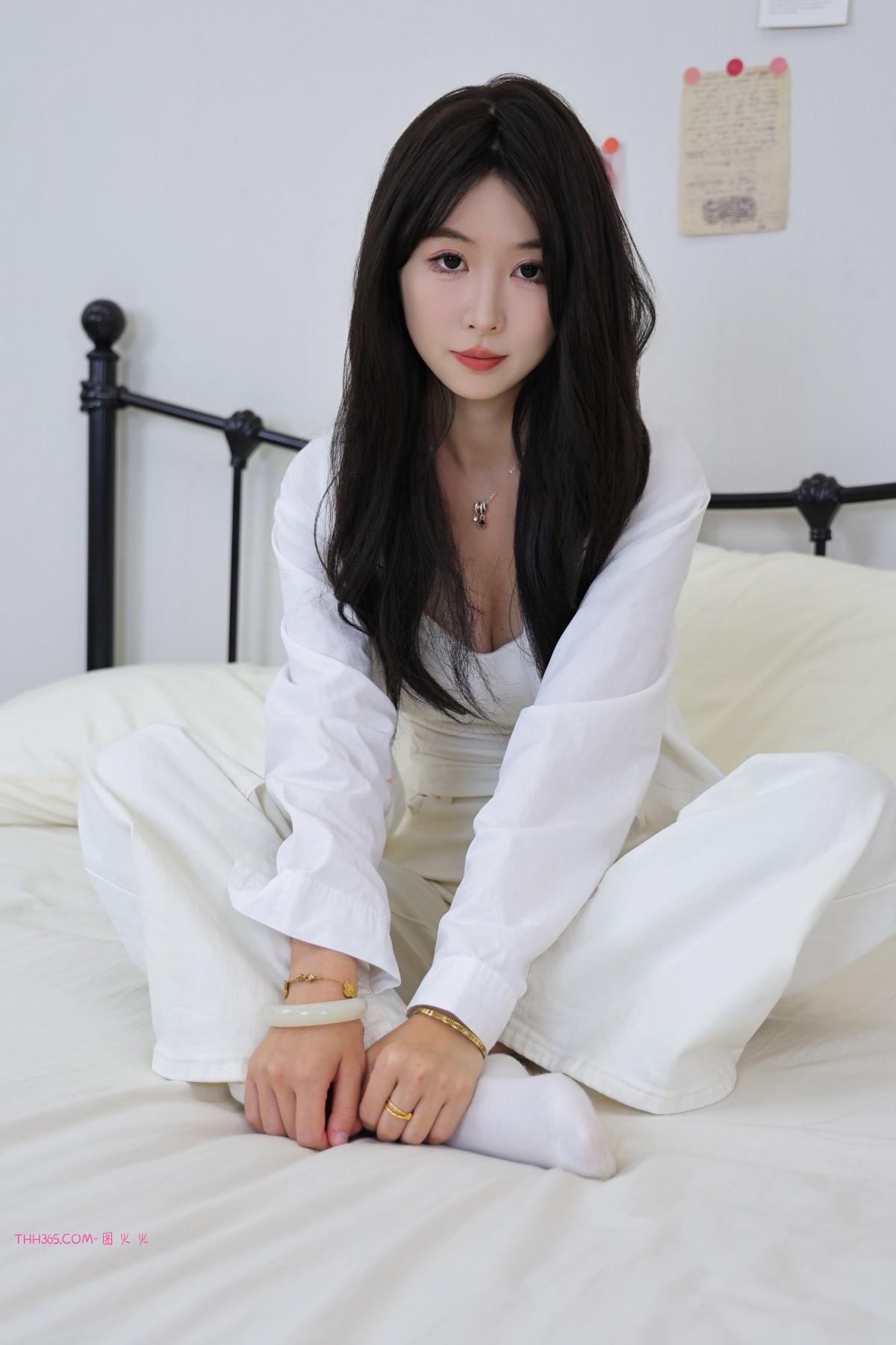 绮梦摄影 368期 依依 无印珍藏版 [334P/1V/8G]插图3