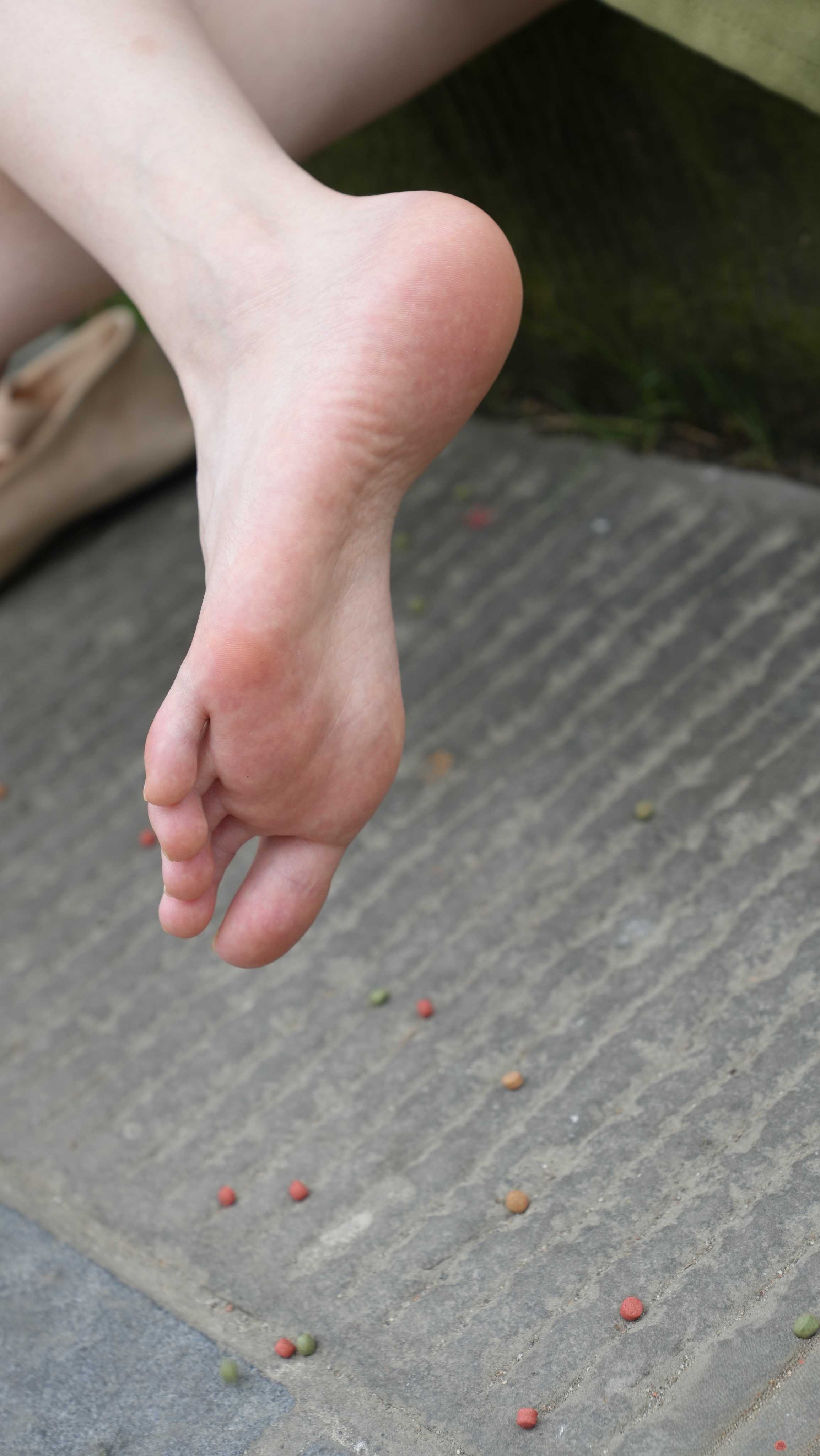 青柠印画-76小小 喂鸽子素材[97P/2V/3.99G]插图