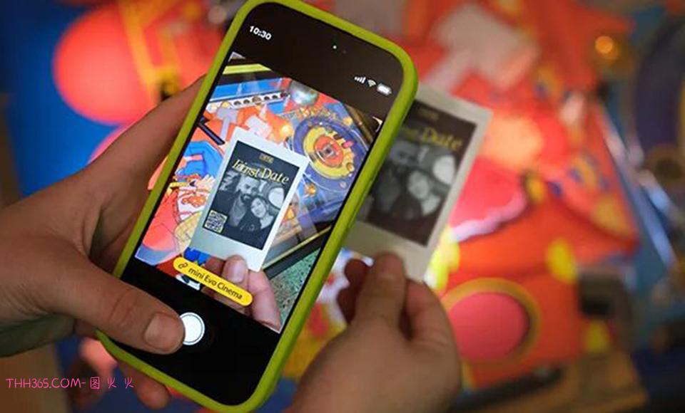 富士推出可拍短片的复古拍立得相机:instax mini Evo Cinema插图5 富士推出可拍短片的复古拍立得相机:instax mini Evo Cinema插图5