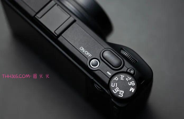 12999元!理光发布GR IV Monochrome纯黑白相机插图5 12999元!理光发布GR IV Monochrome纯黑白相机插图5
