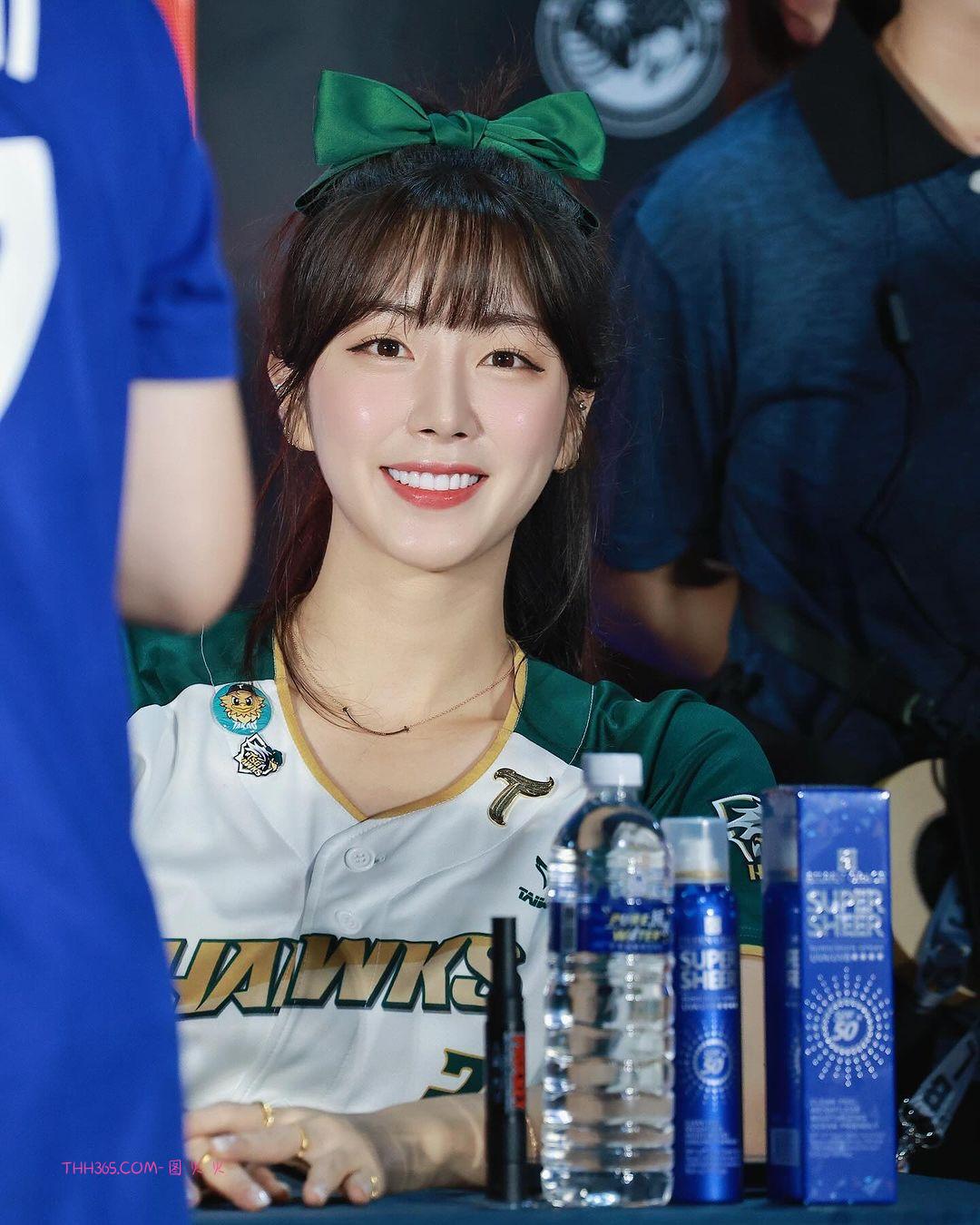 韩式应援天花板！安芝炫身着薄纱、镂空彼基尼接连火辣出击，SOLO热舞《发香区》让全场沸腾！插图3