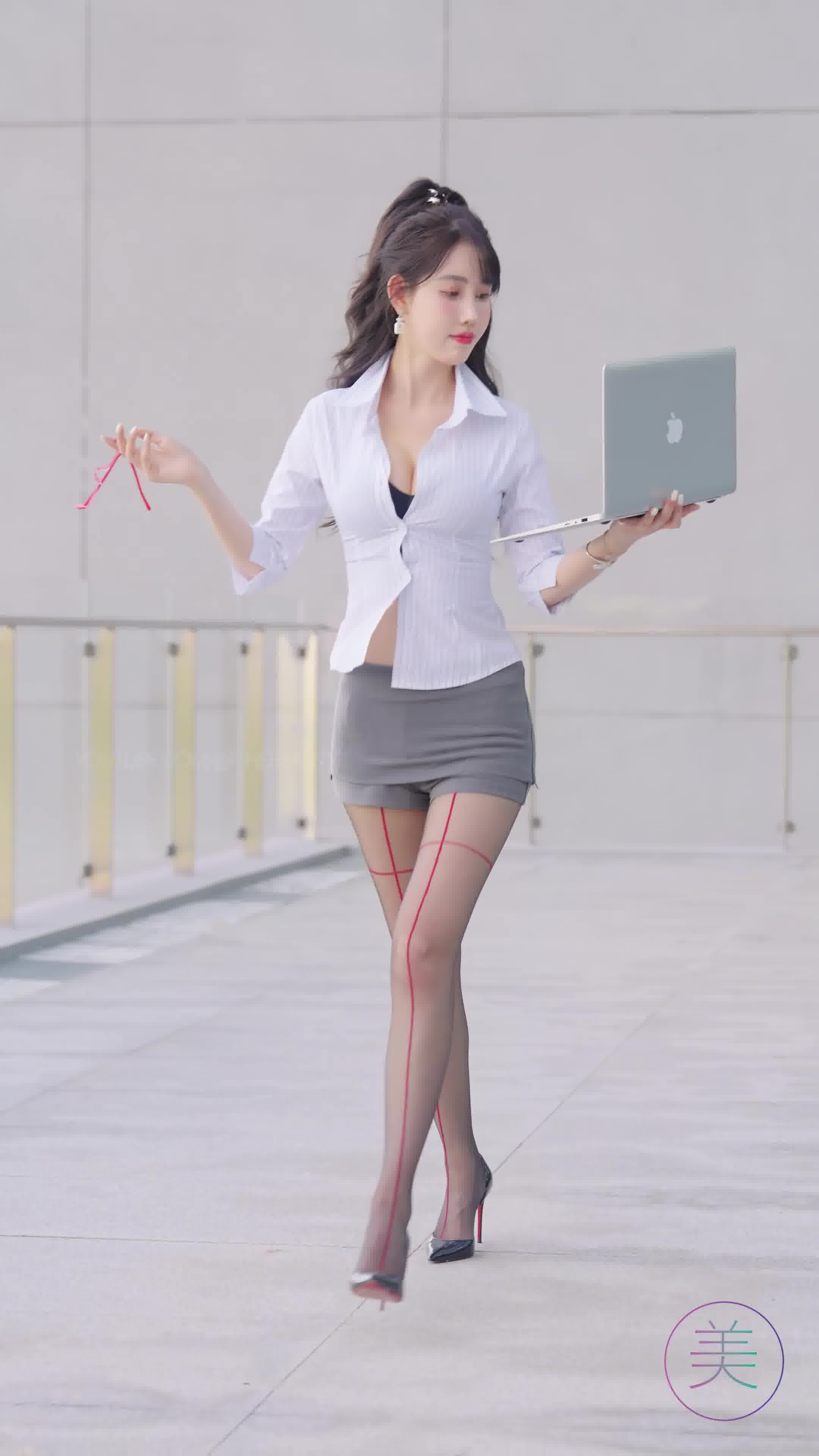 NO.1678 2024 广州车展 网荭镁钕车模 beautyleg LOOKBOOK 69[1V/219MB]插图