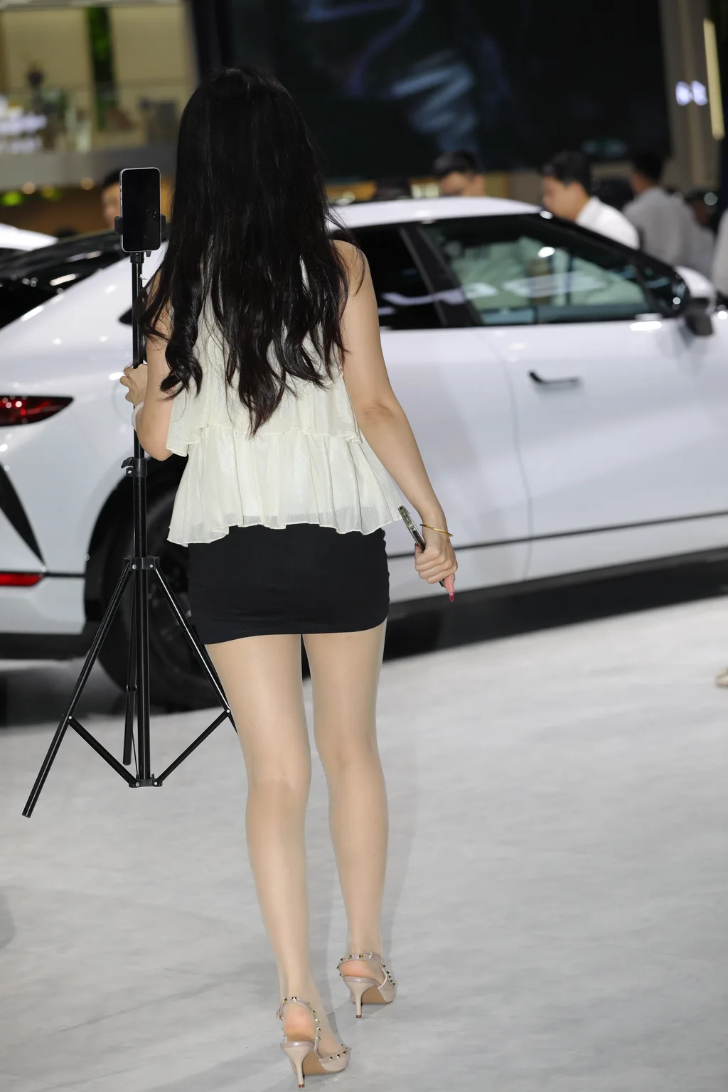 精选街拍作品 NO.6385 黑白搭配温婉镁钕[118P/159MB]插图1