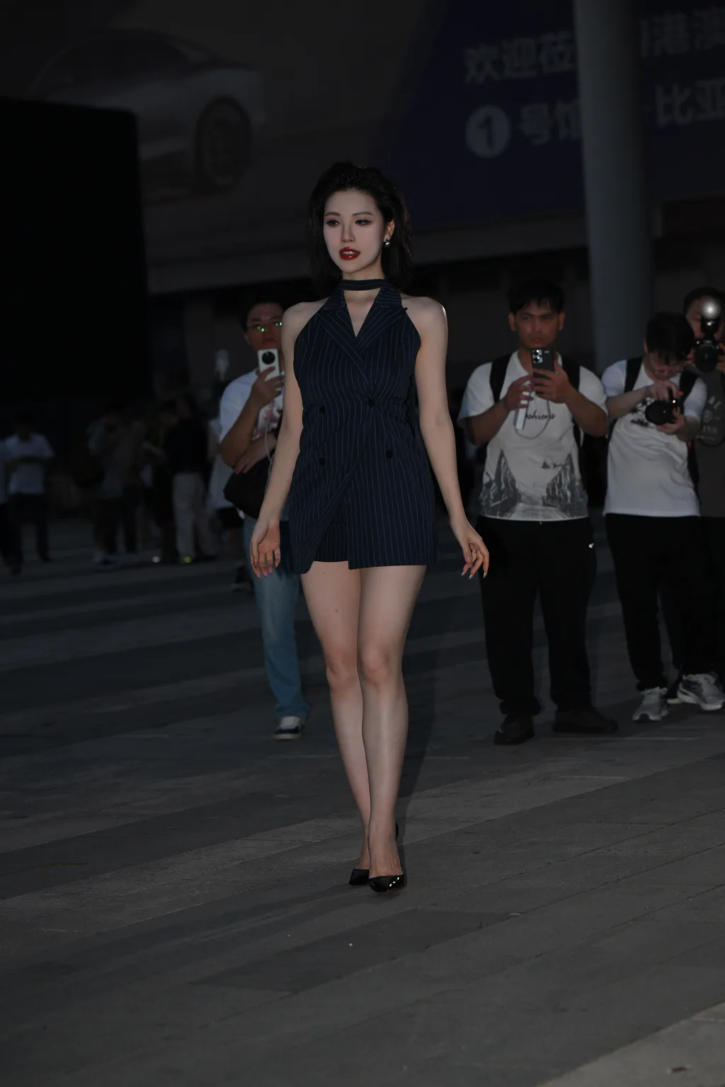 精选街拍作品 NO.6424 气质条纹吊带裙[101P/256MB]插图1