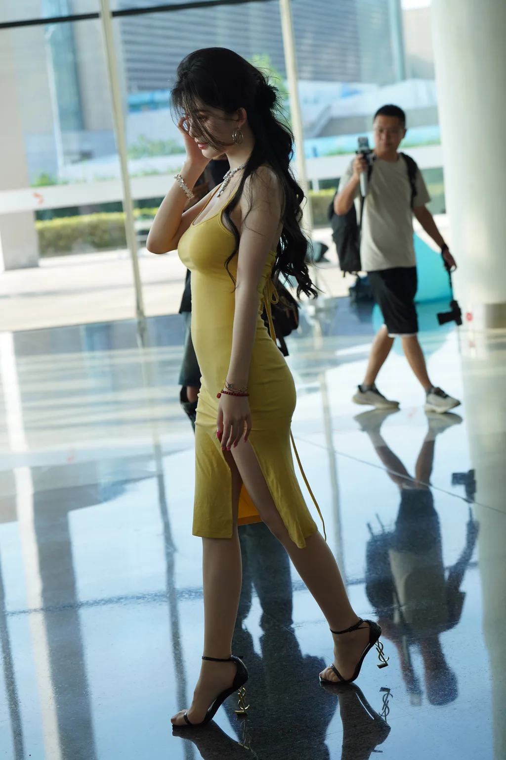 精选街拍作品 NO.6430 黄裙肉丝美腿[305P/481MB]插图1