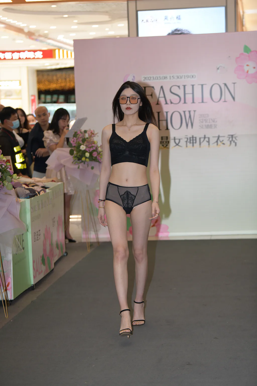 精选街拍作品 NO.6435 黑色内一模特[89P/131MB]插图1