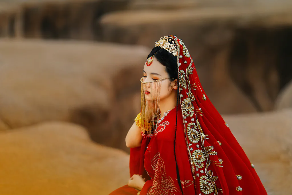 [YITUYU艺图语]2023.01.03 西域美仁 LLIYaNinG[21+1P/182MB]插图