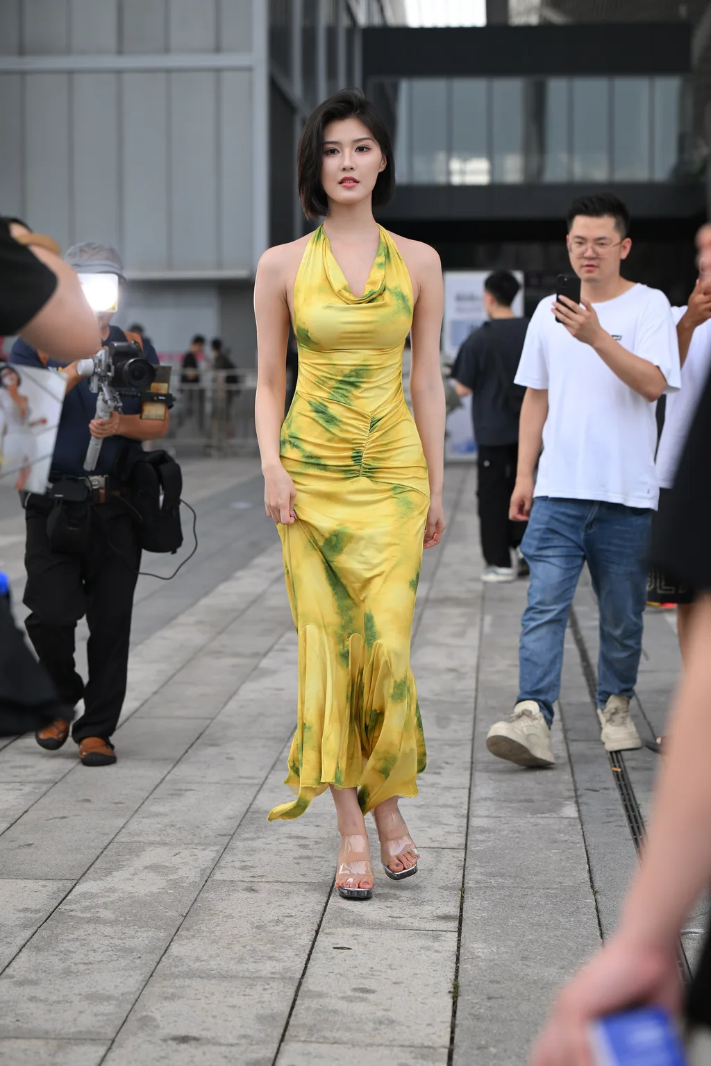 精选街拍作品 NO.6389 淡雅黄色长裙[88P/193MB]插图1