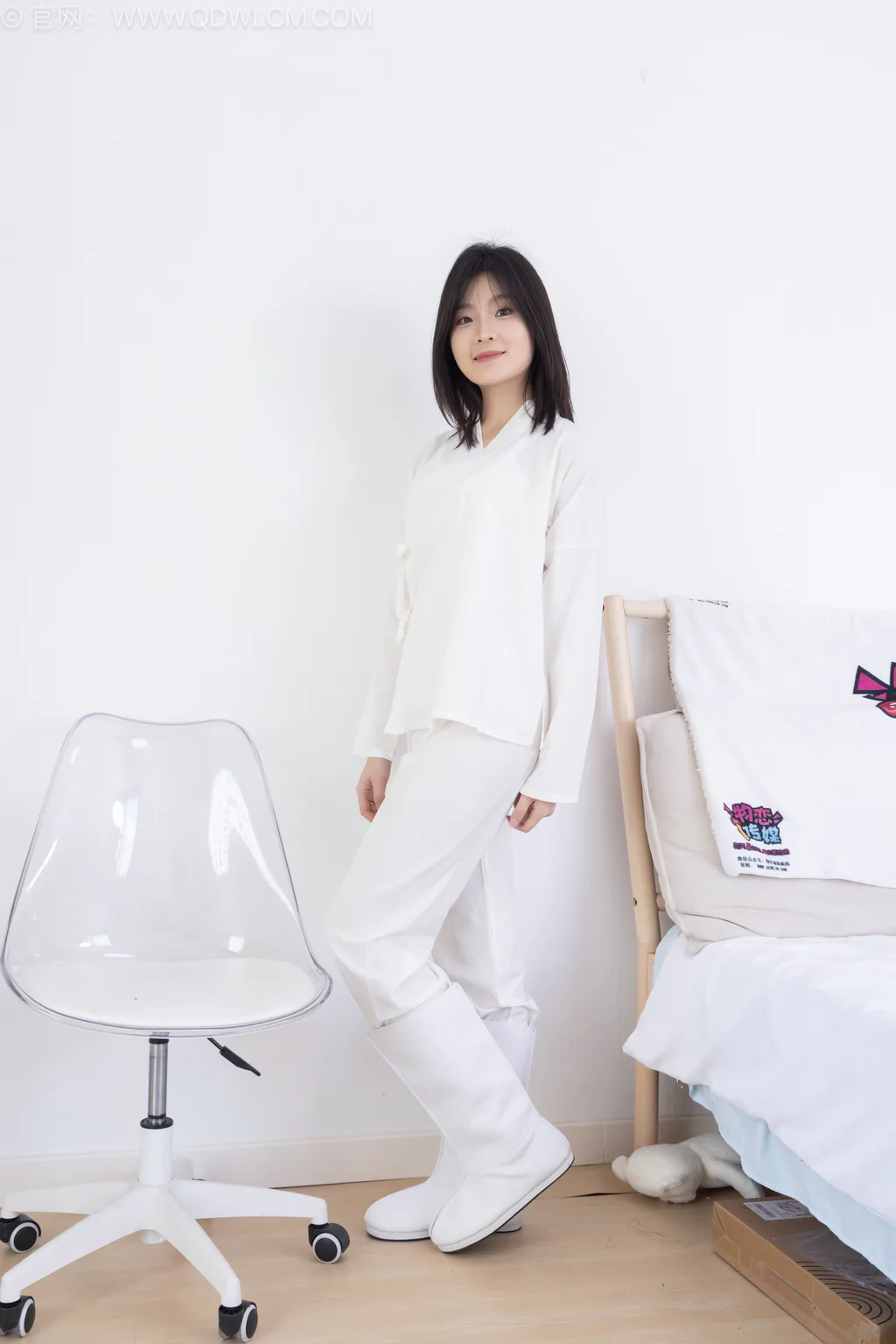 勿恋传媒 NO.2551 青柠-古风长靴、薄肉丝[240P/1V/5.34GB]插图1