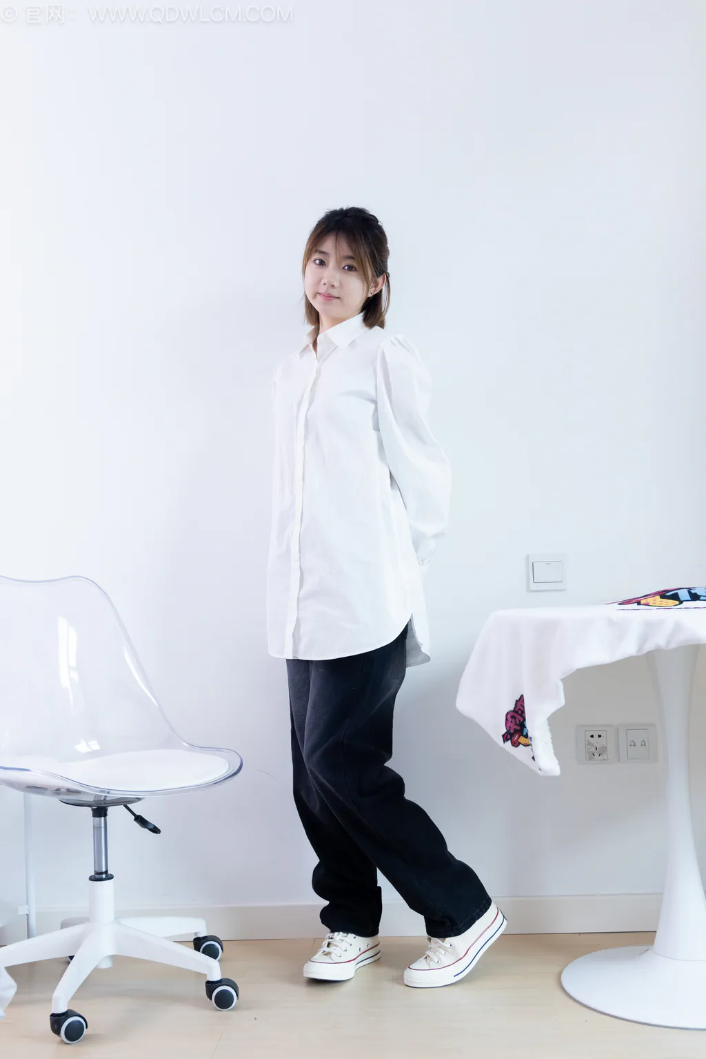 勿恋传媒 NO.2554 欢欢-帆布鞋、粉色船袜[160P/1V/5.00GB]插图1