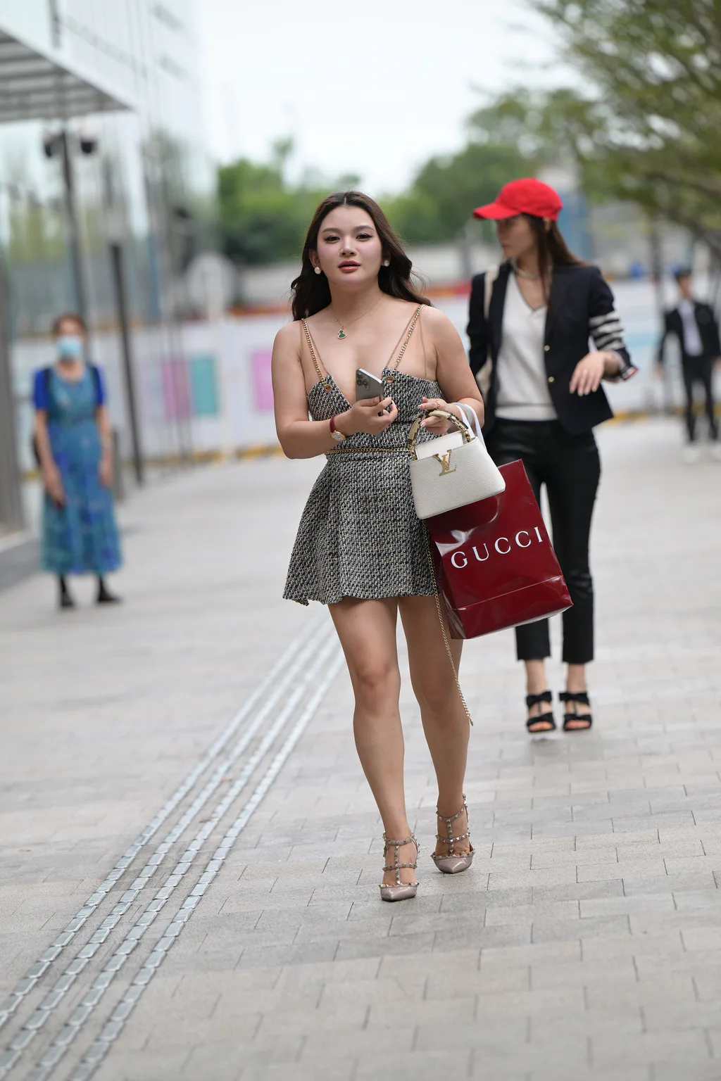 精选街拍作品 NO.6434 姓感丰腴小解解[154P/322MB]插图1