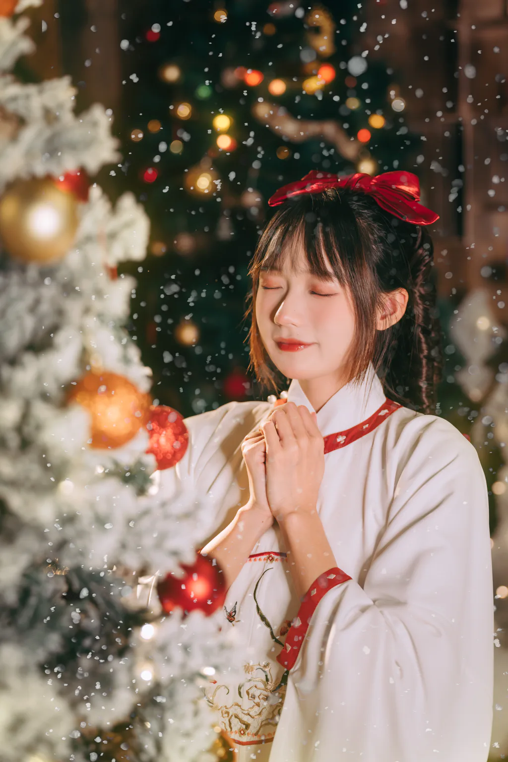 [YITUYU艺图语]2022.12.27 汉洋折衷的圣诞 兔子Zzz不吃胡萝卜[28+1P/194MB]插图