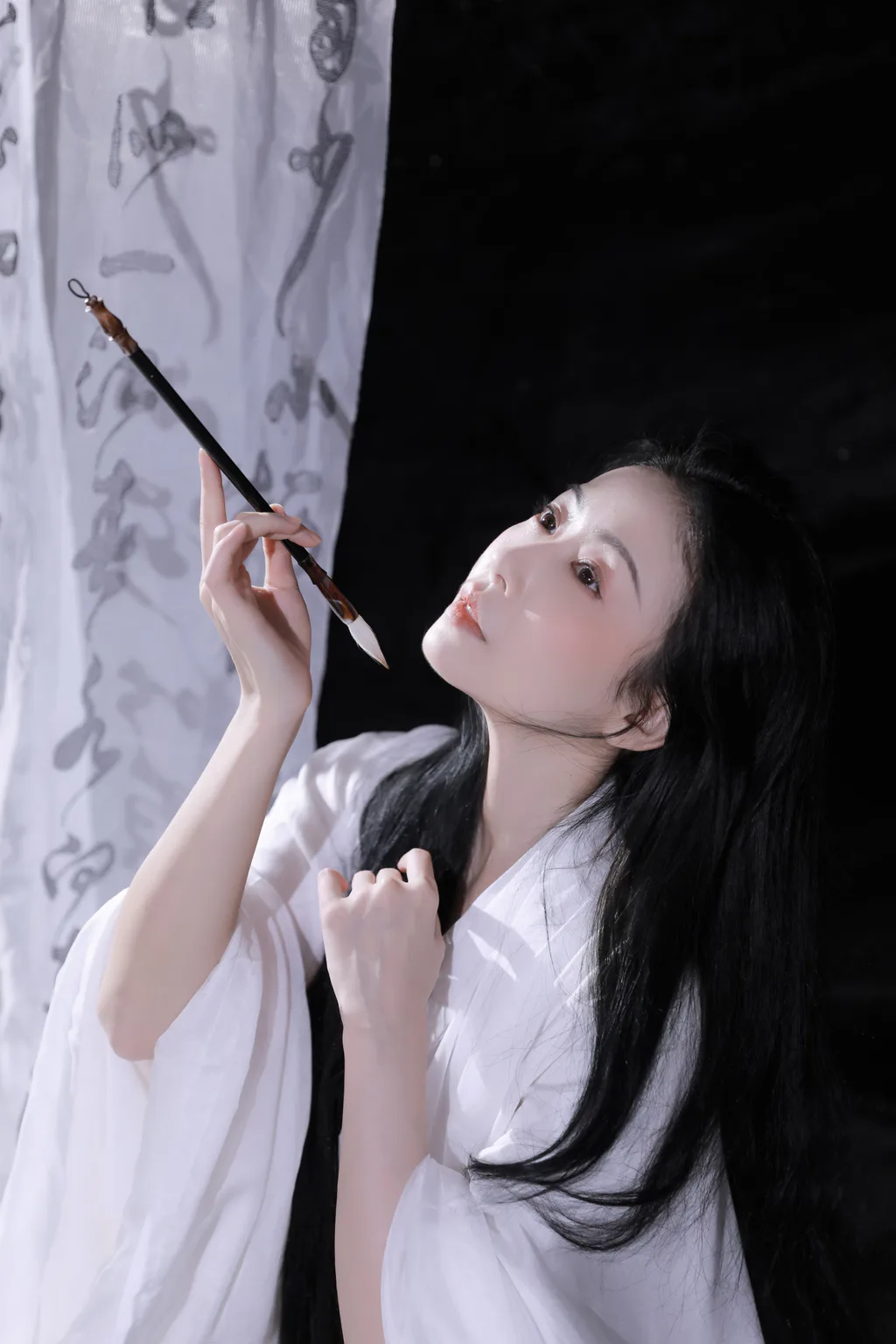 [YITUYU艺图语]2023.01.02 提笔写月 媛媛月舞[19+1P/181MB]插图3