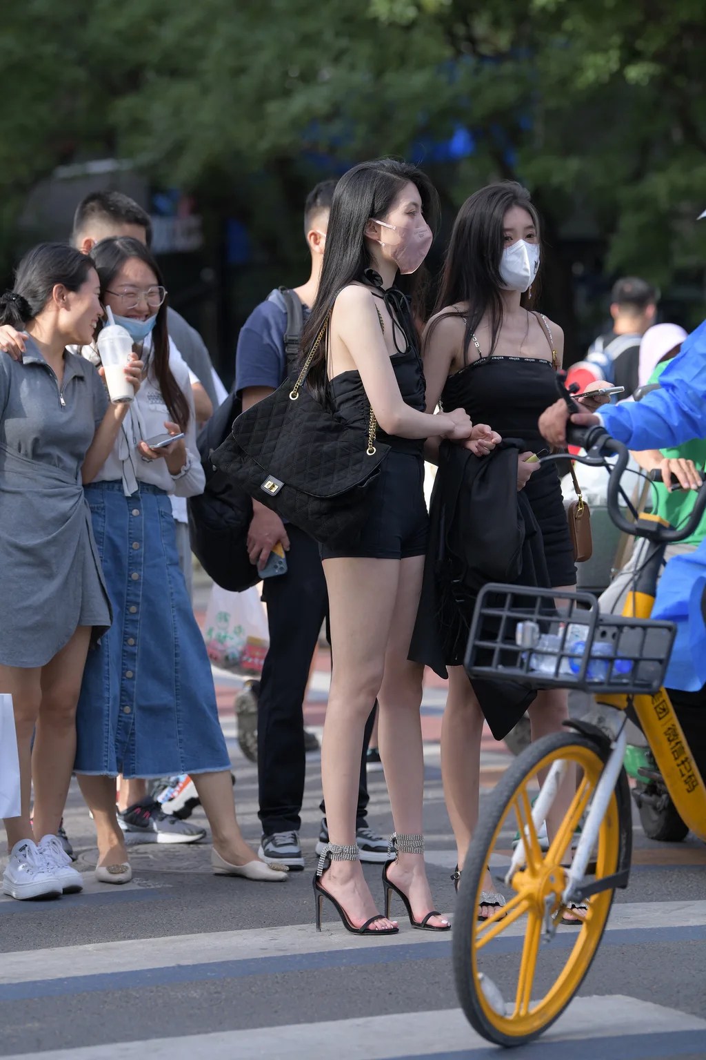 精选街拍作品 NO.6459 热裤高跟长腿镁钕[60P/77MB]插图1