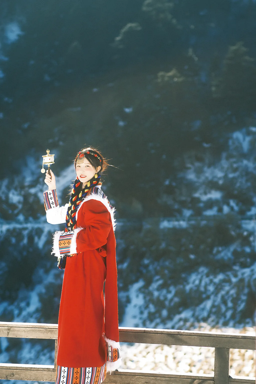 [YITUYU艺图语]2023.01.01 我离不开神山，你带一支格桑花走吧 小霜[21+1P/115MB]插图