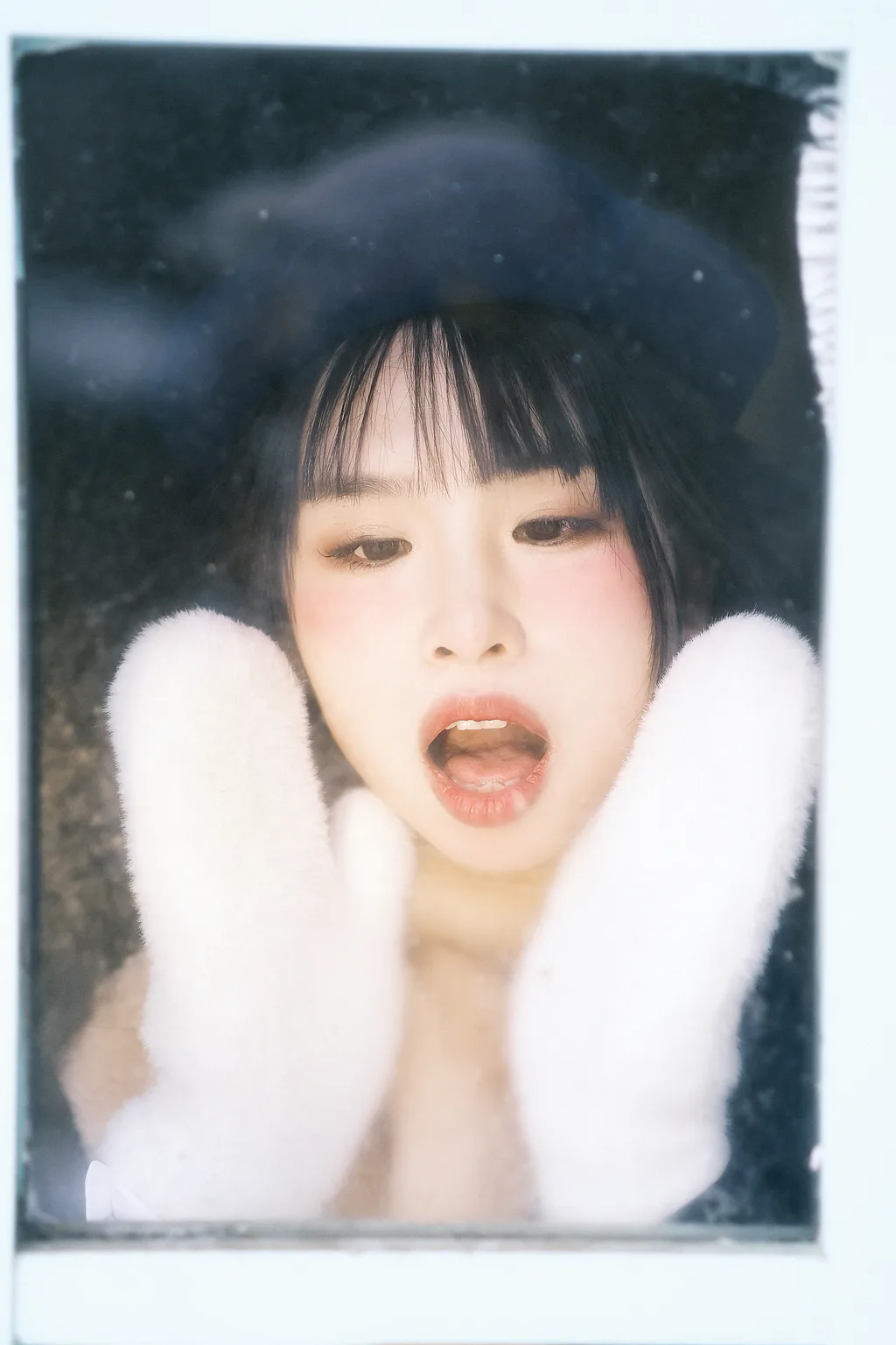 [YITUYU艺图语]2022.12.28 初雪降临时，会想起我吗 甜茶[22+1P/132MB]插图3