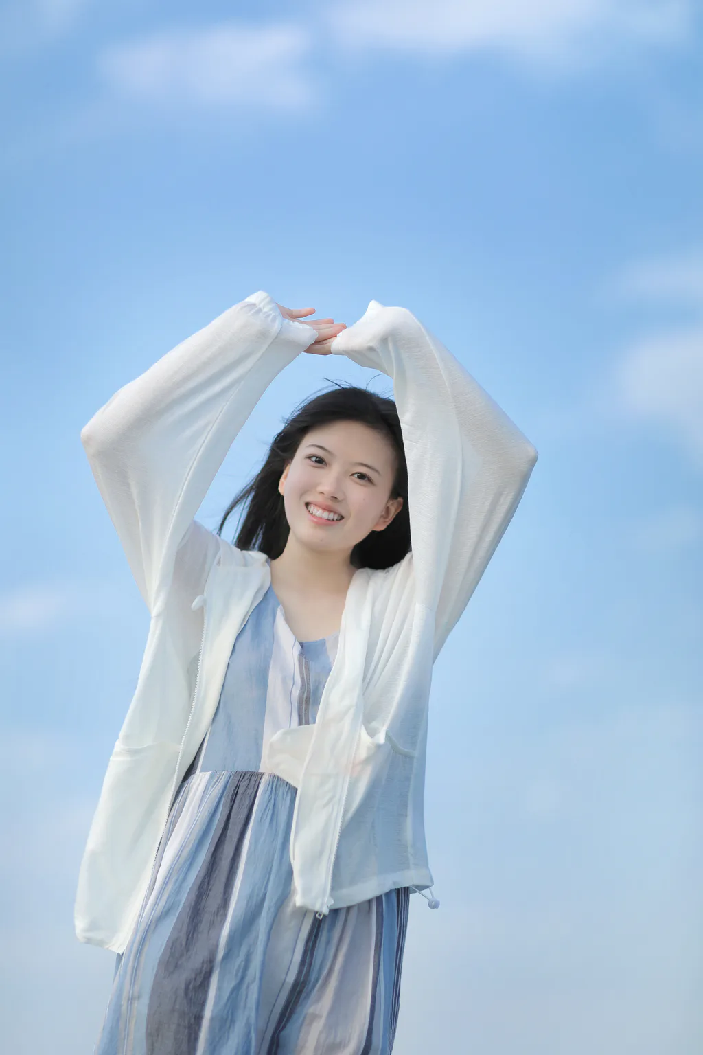 [YITUYU艺图语]2023.01.04 与天空合影 秋阳邑禾[20+1P/197MB]插图1