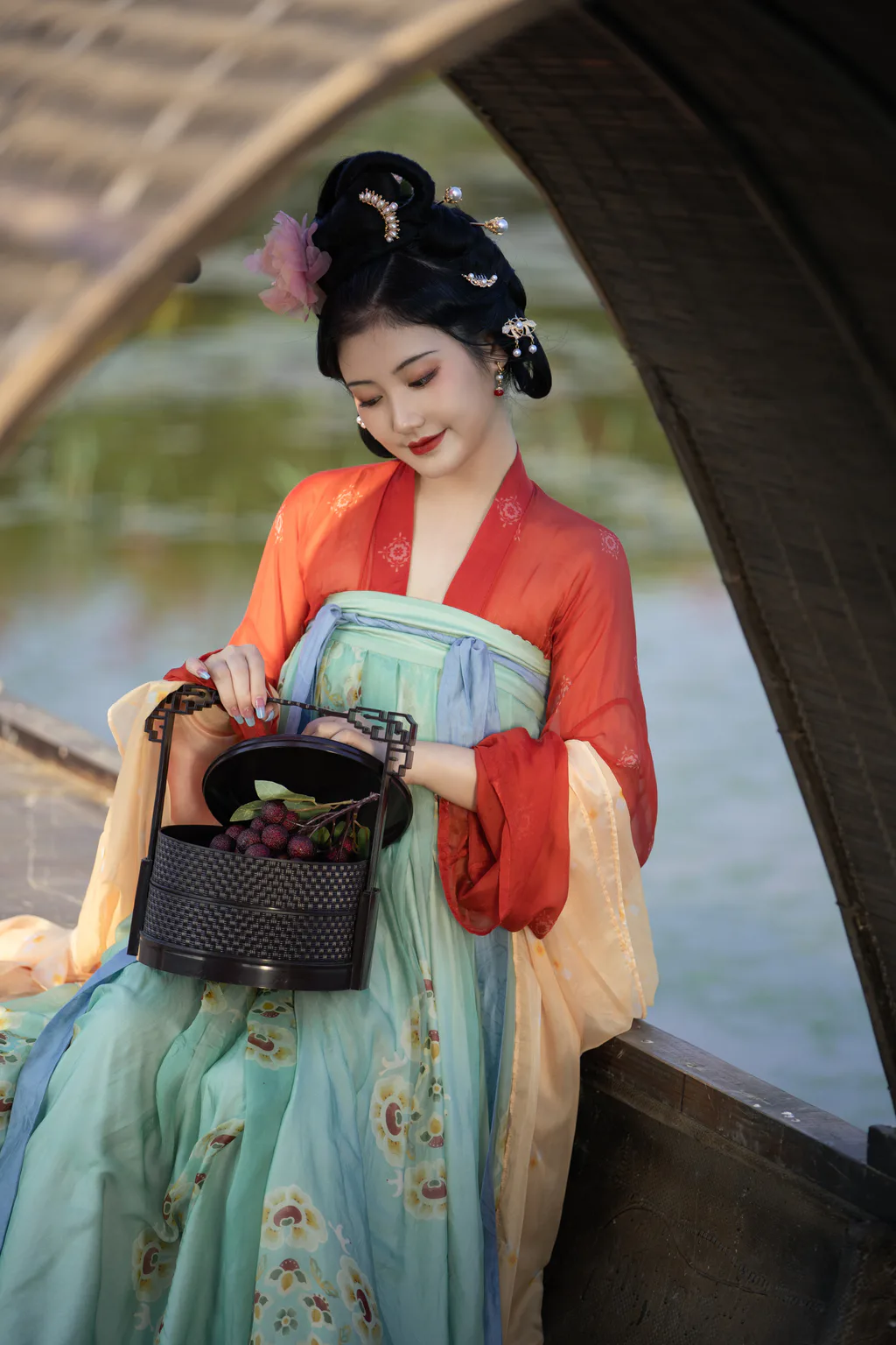 [YITUYU艺图语]2022.12.31 碧水悠 肉嘟嘟的小海疼[25+1P/254MB]插图2