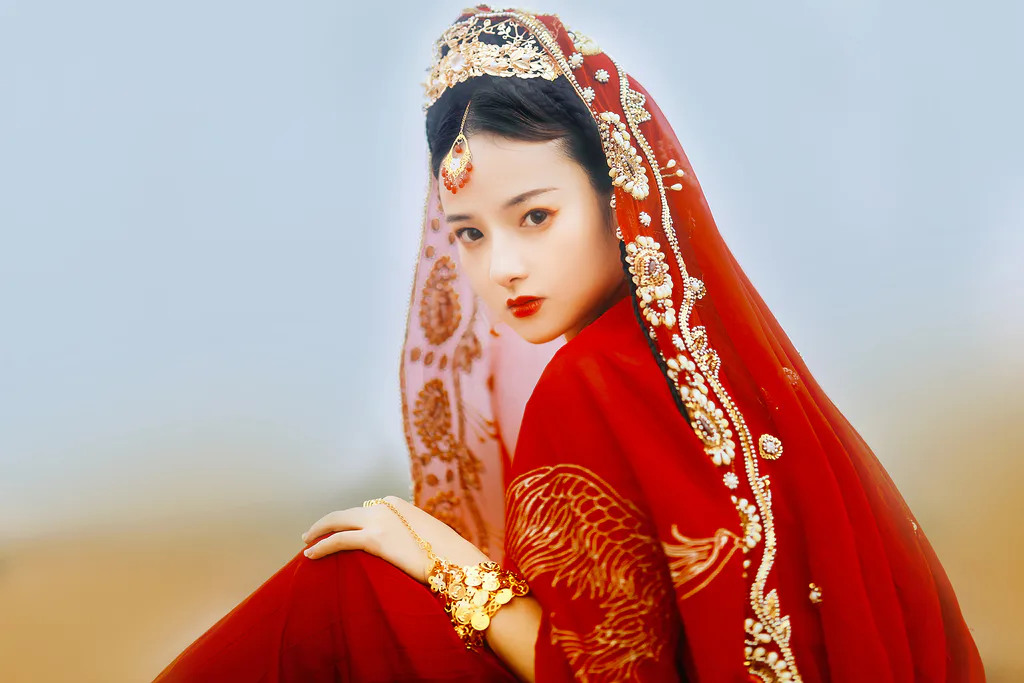 [YITUYU艺图语]2023.01.03 西域美仁 LLIYaNinG[21+1P/182MB]插图2