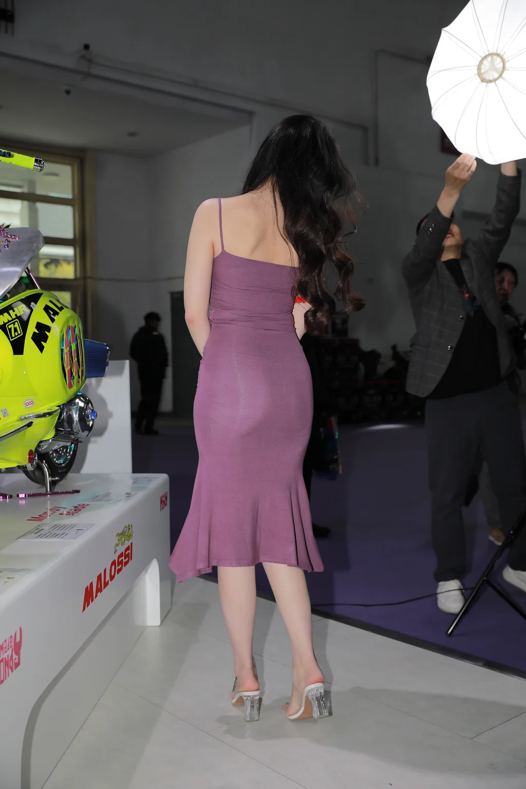 精选街拍作品 NO.6391 粉色吊带裙女神[269P/445MB]插图2