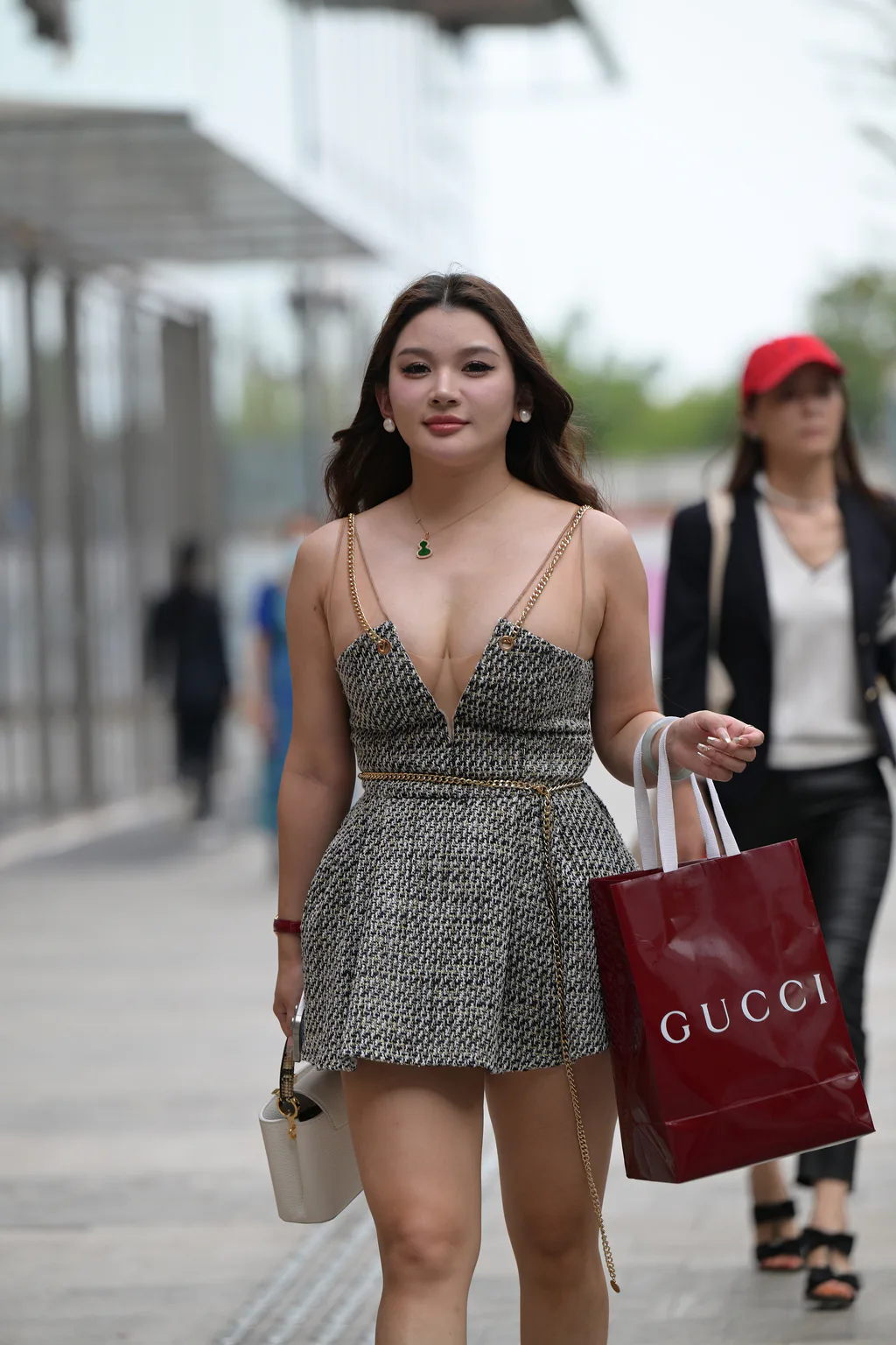 精选街拍作品 NO.6434 姓感丰腴小解解[154P/322MB]插图2