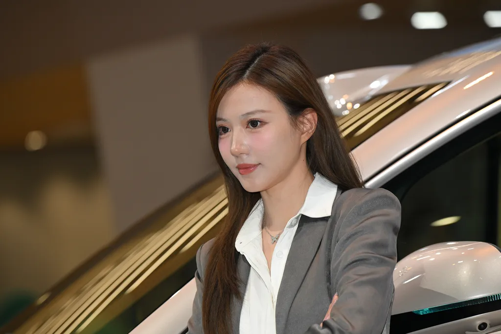 精选街拍作品 NO.6342 网荭镁钕牛牛OL至服[89P/232MB]插图3