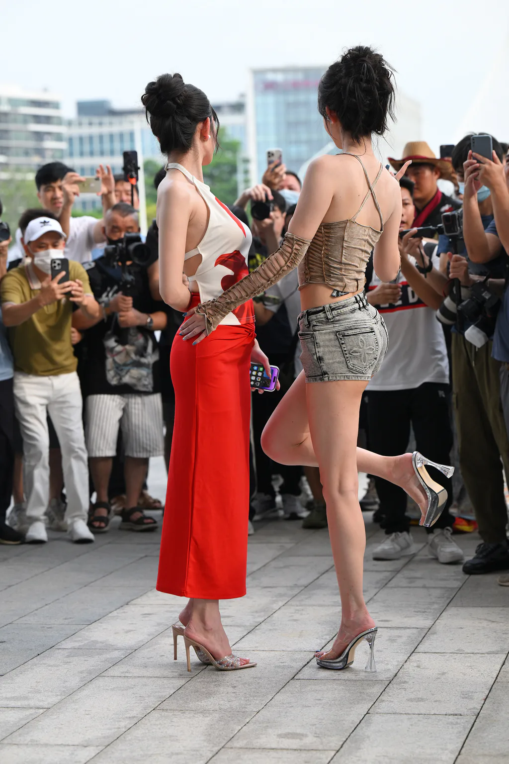 精选街拍作品 NO.6431 牛仔短裤红裙[110P/195MB]插图3