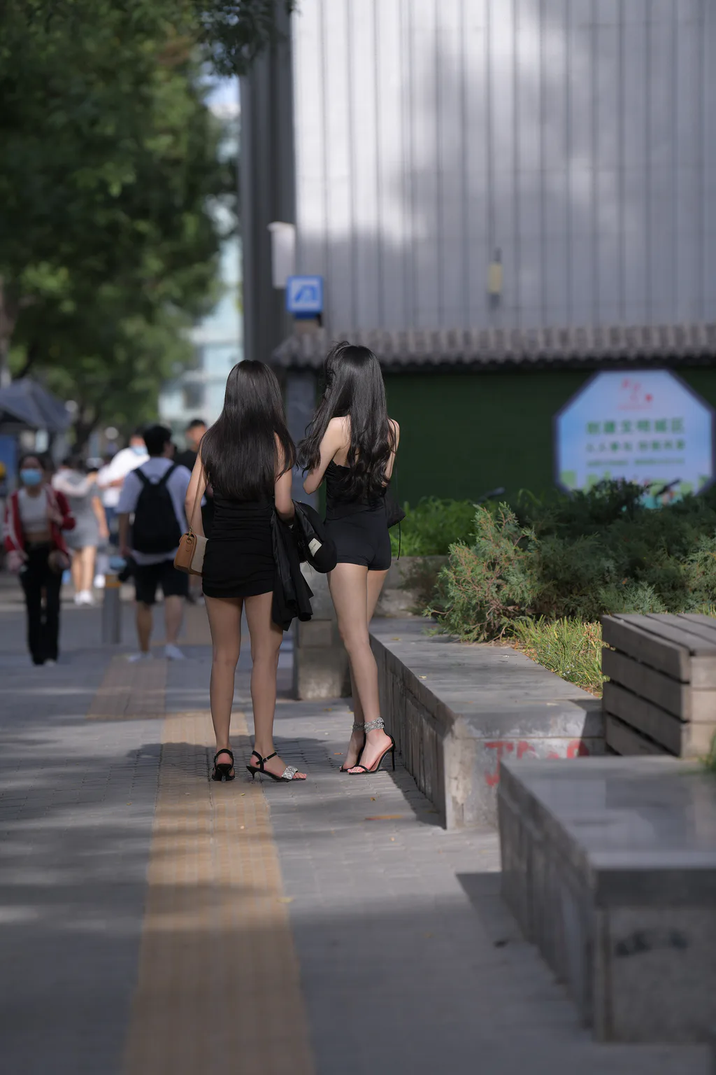 精选街拍作品 NO.6459 热裤高跟长腿镁钕[60P/77MB]插图3